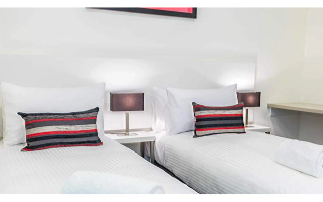 City Edge Box Hill Apartment Hotel