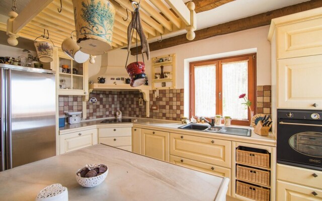 Stunning Home in Icici With Sauna, Wifi and 4 Bedrooms