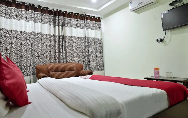 OYO 10566 Hotel Shanti Guest House