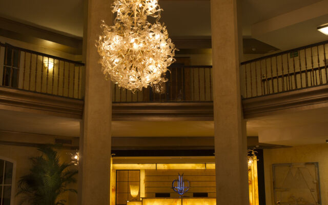 Healthouse Apartments