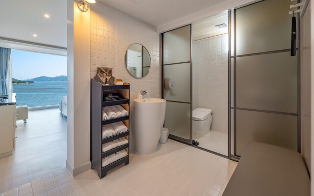 Owl Hotel