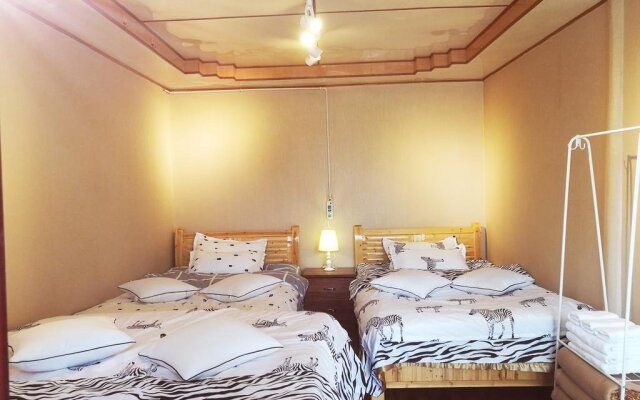Dali Xizhou Xingzou Youth Hostel