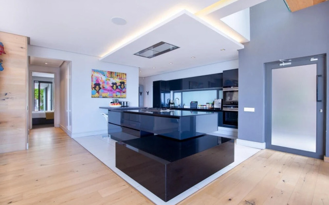 Amara Villa - Designer Villa With Solar Power