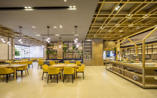 Atour Hotel Xiaoshan Peoples Square