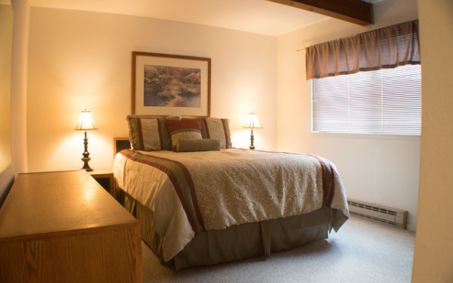 Wood Creek Condominiums