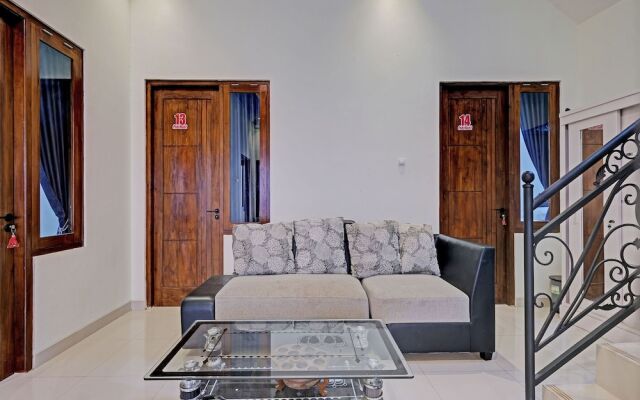 OYO Life 92935 Ayu Kost Eksklusif