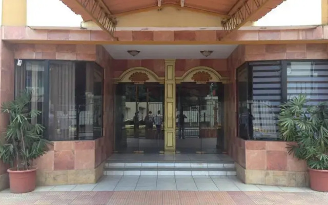 Hotel Maximo