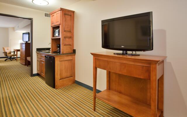 Holiday Inn Express Hotel & Suites Fredericksburg, an IHG Hotel