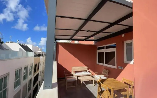 Las Canteras Ático con 28m2 de terraza Rosamar