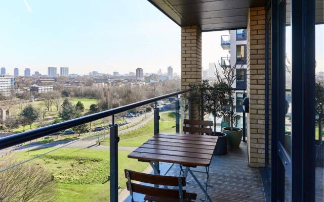 Beautiful 1 Bedroom With Balcony Near Mile End