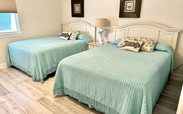 Sea Shell 3 Bedroom Townhouse by RedAwning