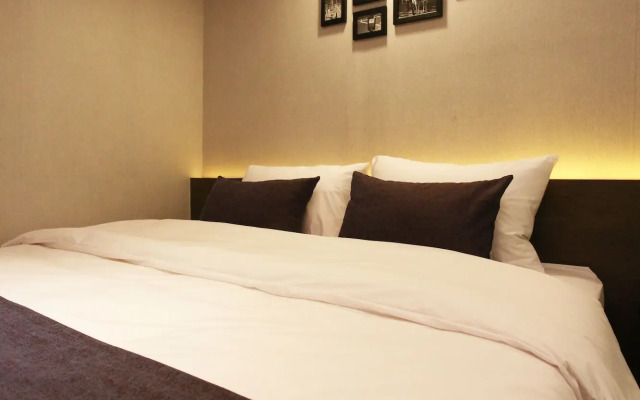 S& Hotel