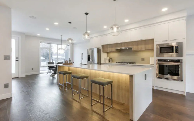 New Luxury Townhome 27