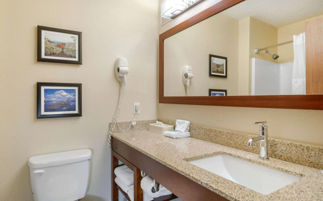 Comfort Inn Medford North