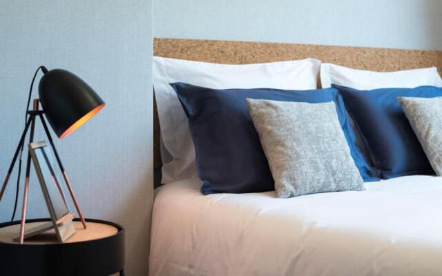 CN150 boutique studio, charming flat