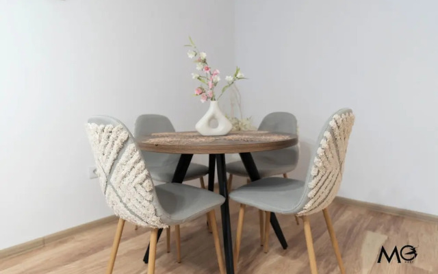MoHost Sabina - Luxury with Balcony