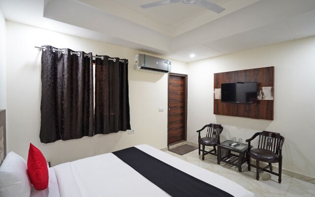 OYO 8497 near Delhi Airport