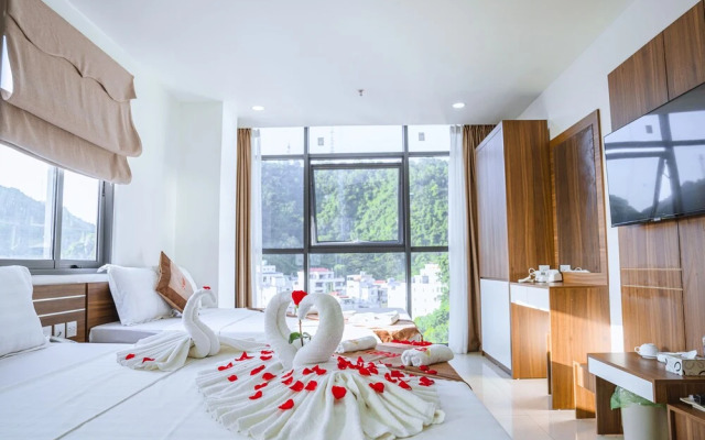 Ruby Hotel Cat Ba