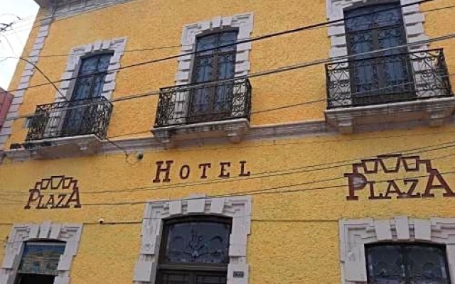 Hotel Plaza Colonial