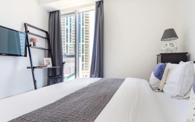 Spacious 2BR Dubai Marina Apartment, Amazing Location!