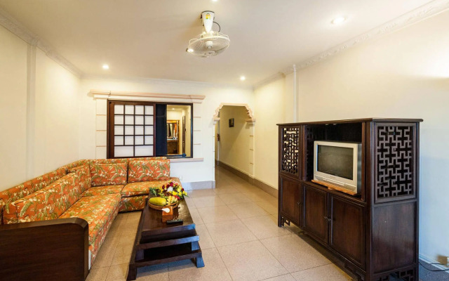 Red Hibiscus Hotel