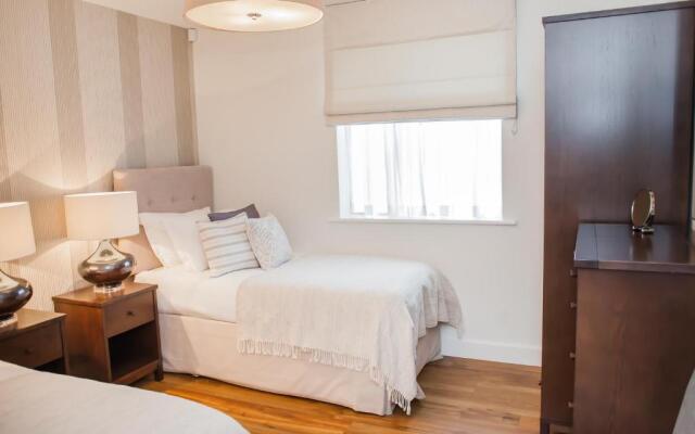 Henge House - Bluestone Apartment