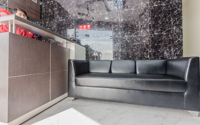 OYO 8298 Zee Residency