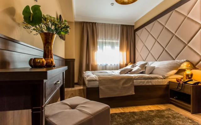 Komló Hotel Gyula