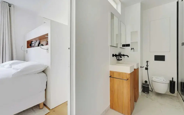 Exclusive Apt w/ Rooftop -2bd/4p Porte D'auteuil