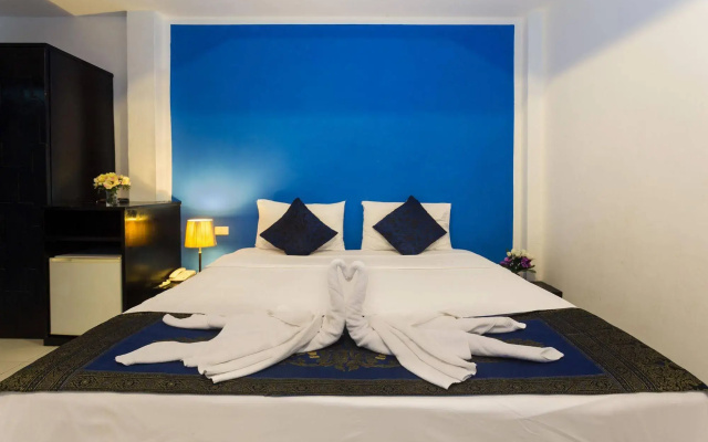 2C Phuket Hotel