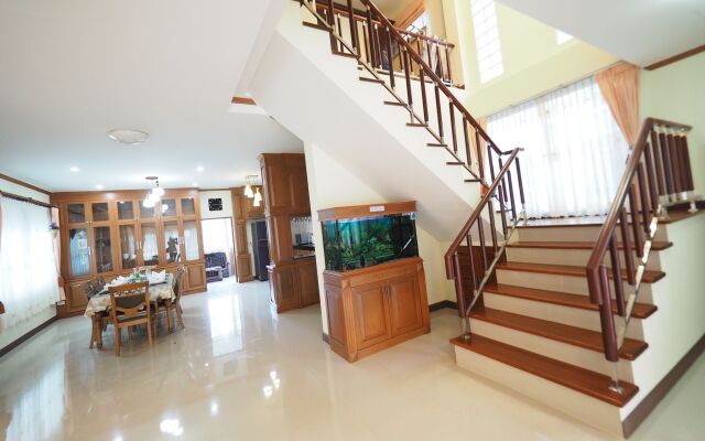 Lana Pool Villa