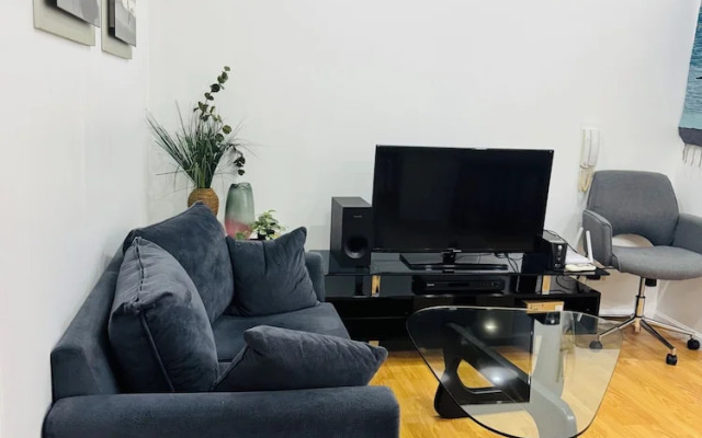 2 bedrooms in makati with balcony