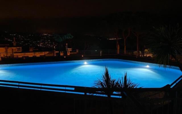 Residence "Delfino" con Piscina e Campo da Tennis