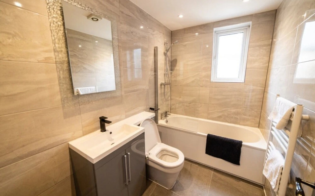 Hollywood Suite Sasco Apartments