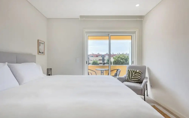 The Pine Flat with Pool at Furadouro