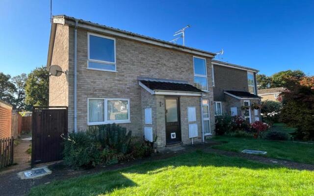 Impeccable 2-bed Apartment in Eastleigh