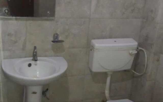 Goroomgo swastik Guest House Varanasi