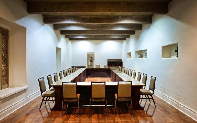 Hilton Santa Fe Historic Plaza