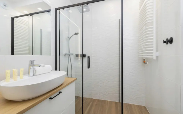Cracow Apartment With Gym by Renters