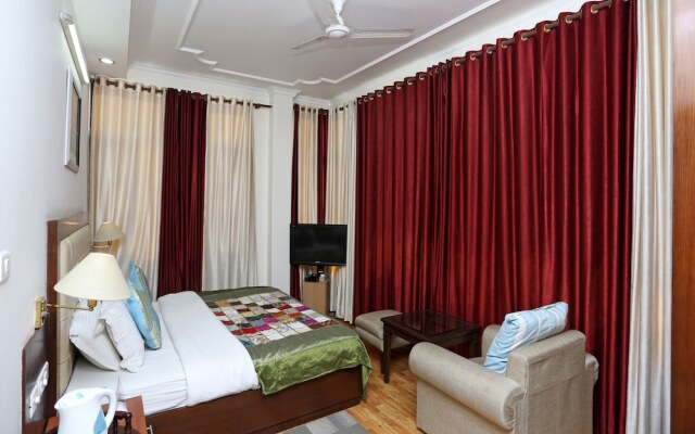 OYO 2366 Hotel Vaydantaa