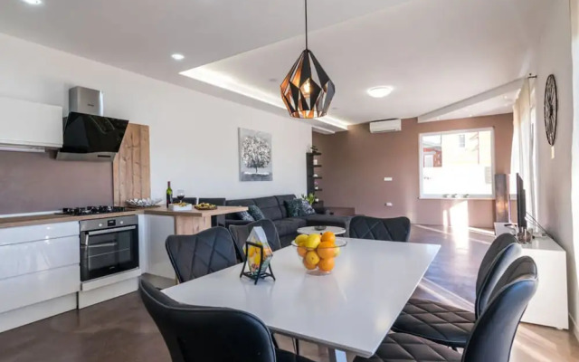 Villa Gloria Comfortable Holiday Residence