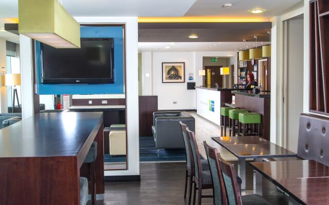 Holiday Inn Express Cambridge-Duxford M11, Jct.10 by IHG