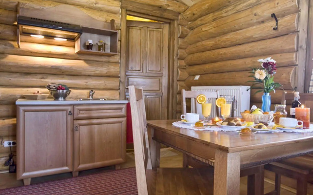 Sfendamos Wood Village