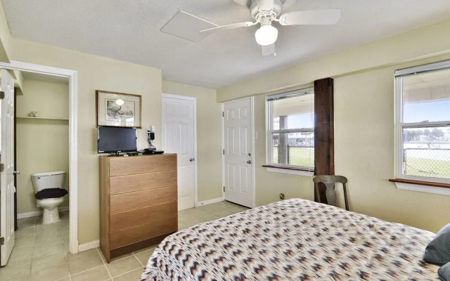 Prager Bay View by RedAwning