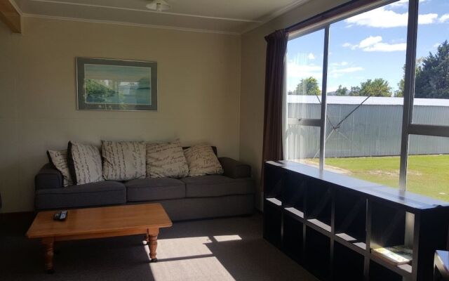 High Country Motel and Backpackers
