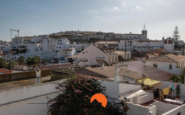 #074 Stunning Flat 3 min Oldtown, Peneco Beach