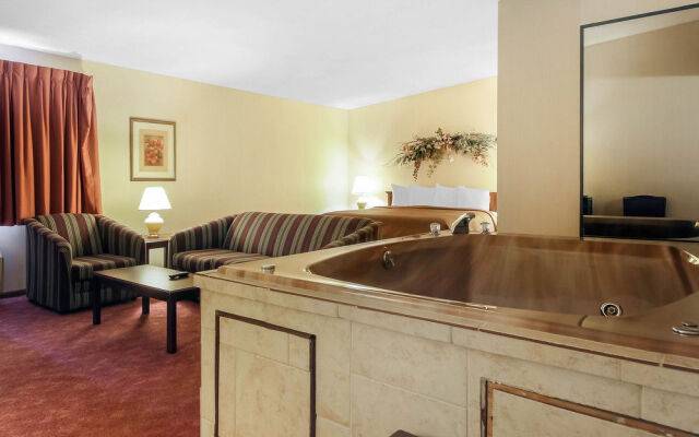 Quality Inn and Suites Beaver Dam