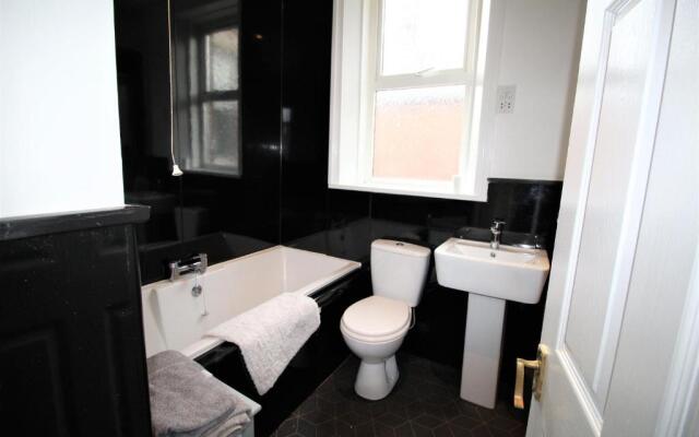 Large Period Property - Beautifully Refurbished