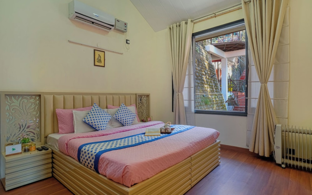 Alaya Stays 3BHK Golden Meadow Villa