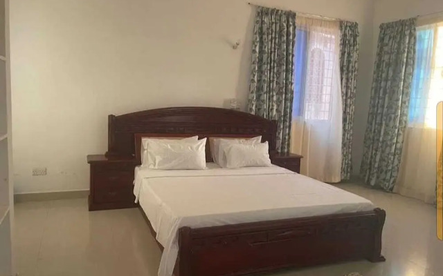 Lux Suites Mkomani Beachfront Apartment